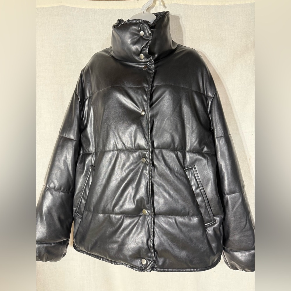 Zenana Outfitters Black Puffer Jacket with Pockets Size Large - Picture 2 of 12